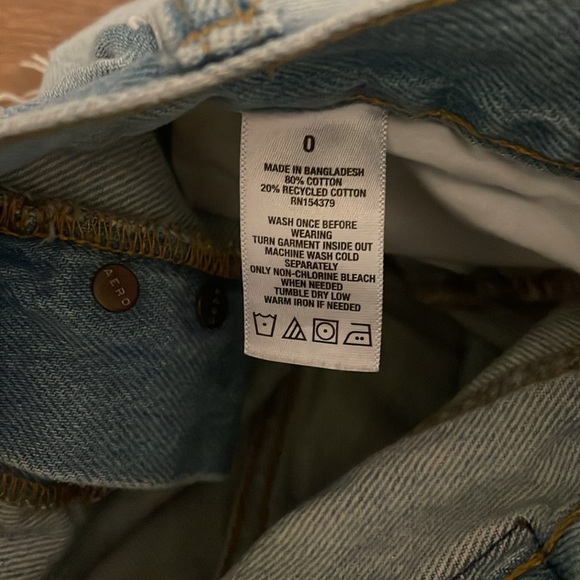 light washed jean shorts - Picture 3 of 3